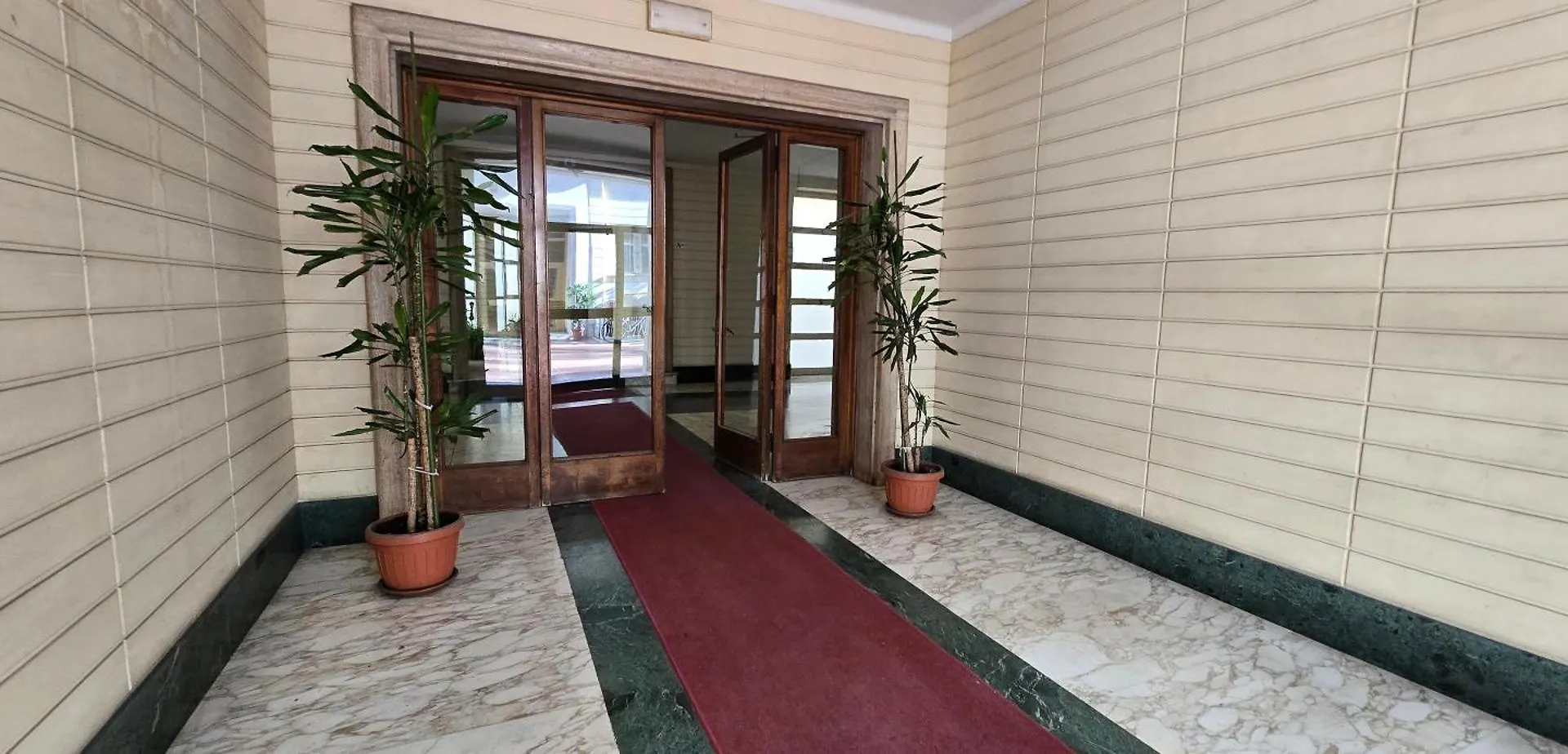 Clohouse Apartment Rome Italy