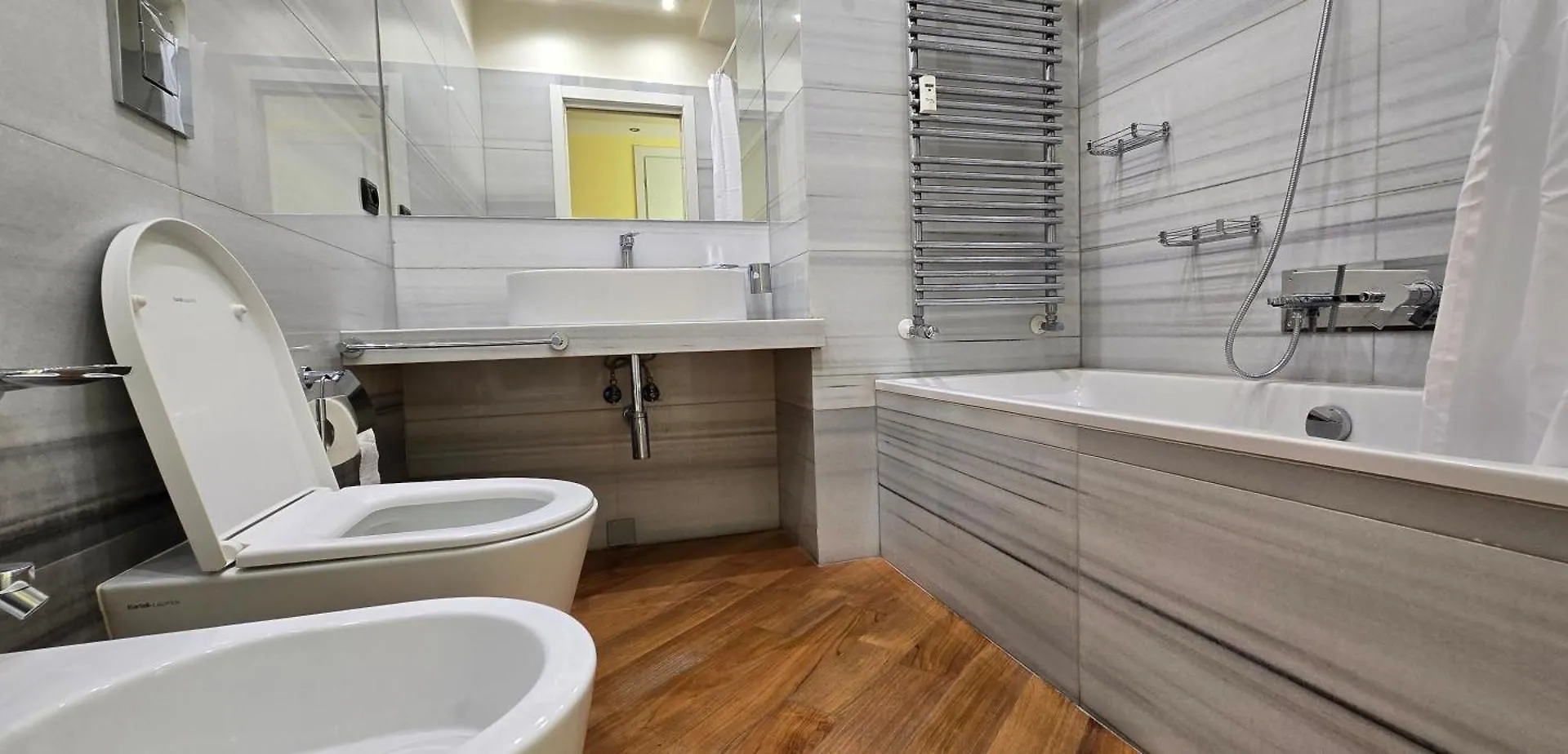 Clohouse Apartment Rome Italy